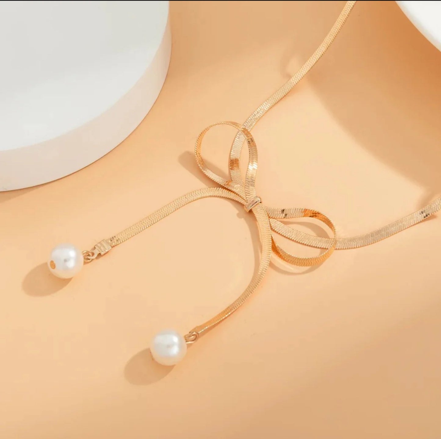 Pearly Bow Babe Necklace