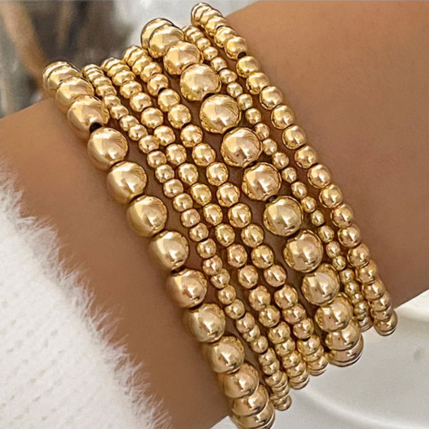 🎁 Golden Cutie 7-Piece Bracelet Set (100% off)