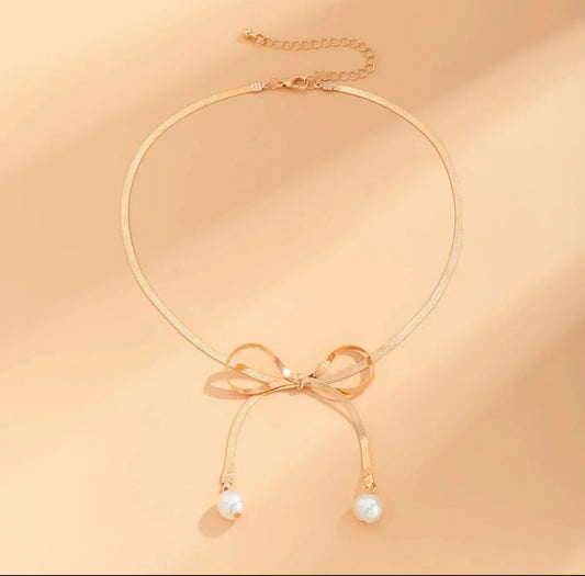 Pearly Bow Babe Necklace