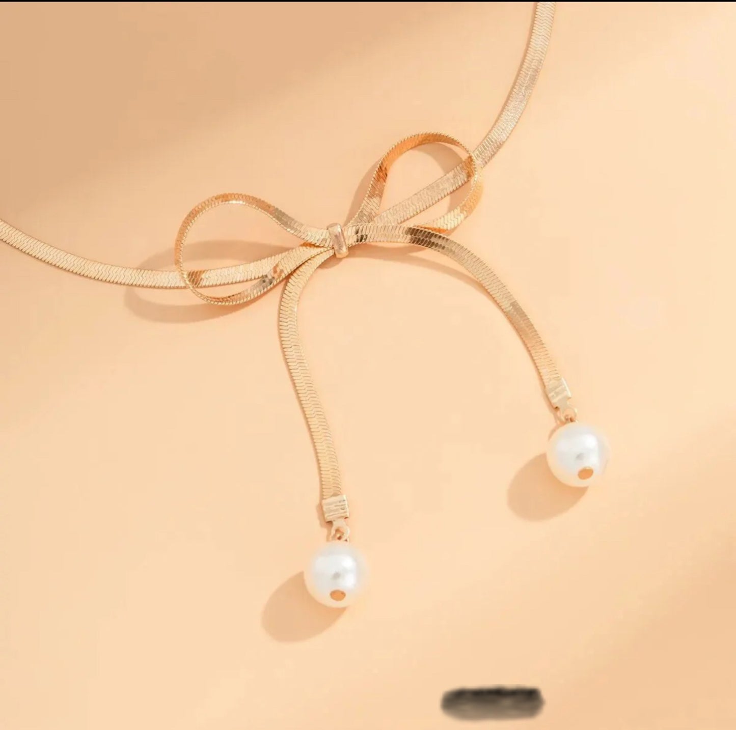 Pearly Bow Babe Necklace